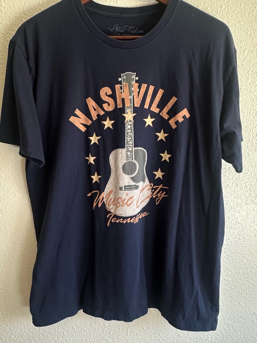 Lotus fashion Nashville tee women’s large